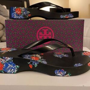 Tory Burch wedge flip flop💐💐